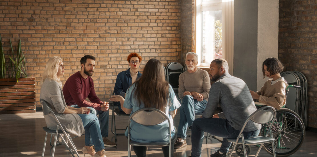 psychological-therapy-support-group-meeting psychological-therapy-support-group-meeting